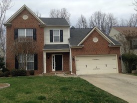 6325 Elderslie Dr in Charlotte, NC - Building Photo