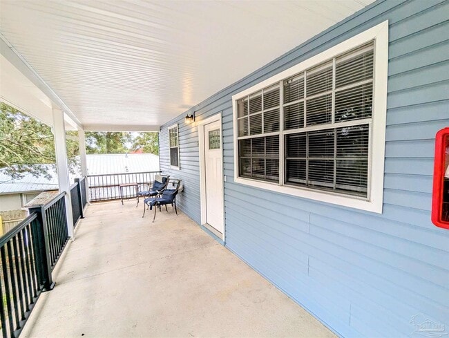 708 Bayshore Dr in Pensacola, FL - Building Photo - Building Photo