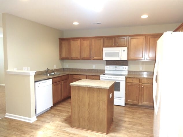 357 Briarbend Rd in Goose Creek, SC - Building Photo - Building Photo
