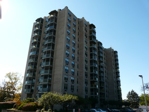 Regency Towers in Stamford, CT - Building Photo - Building Photo