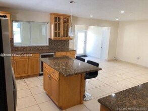 1961 SW 33rd Ave in Miami, FL - Building Photo - Building Photo
