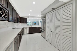 1167 Hillsboro Mile in Hillsboro Beach, FL - Building Photo - Building Photo