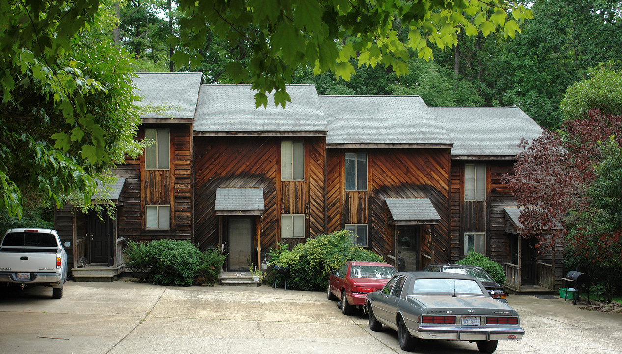 904 Hearthridge Rd in Raleigh, NC - Building Photo