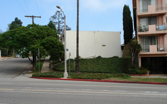 10338 Wilkins Ave in Los Angeles, CA - Building Photo - Building Photo