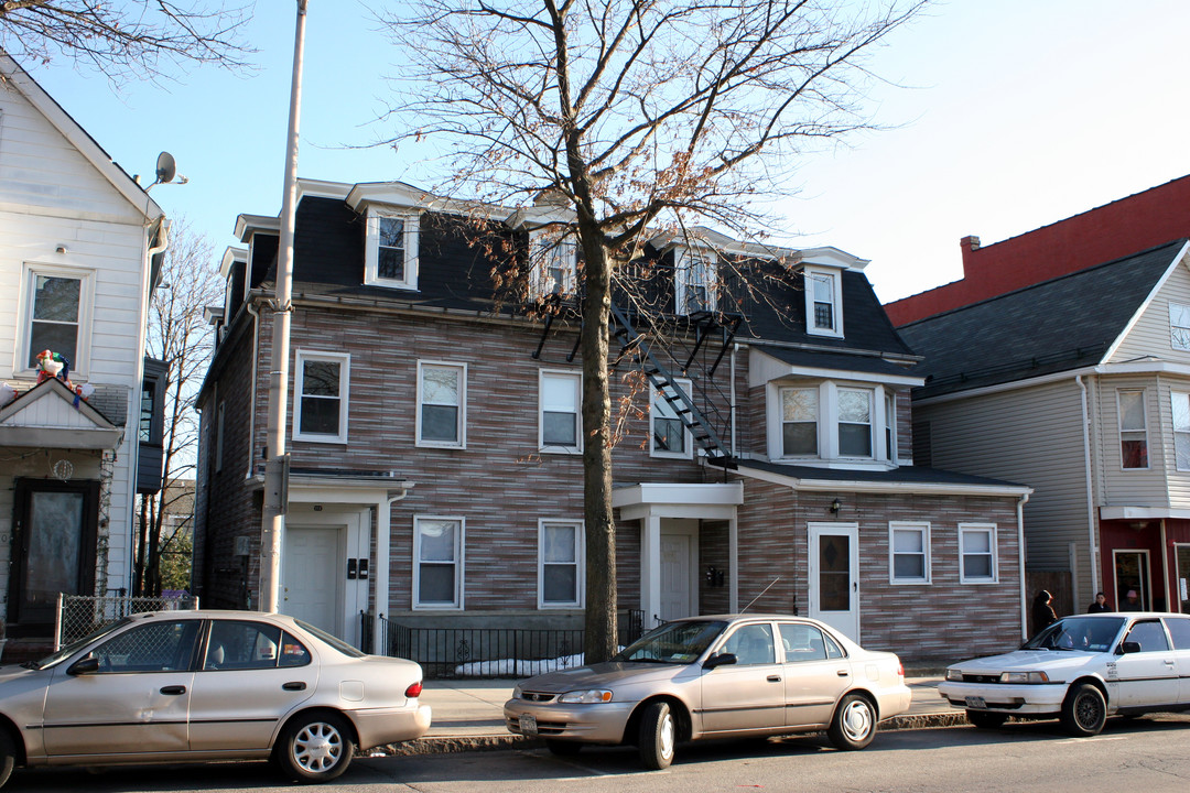 172 Beekman Ave in Sleepy Hollow, NY - Building Photo