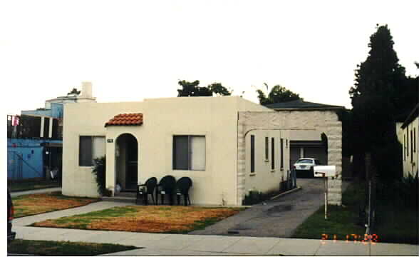 209-215 S Santa Cruz St in Ventura, CA - Building Photo - Building Photo