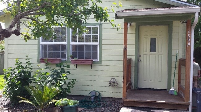 property at 1485 Chester Ave