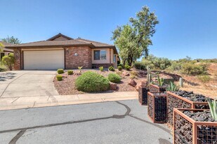767 W Uxbridge Dr in Saint George, UT - Building Photo