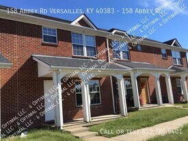 158 Abbey Rd in Versailles, KY - Building Photo