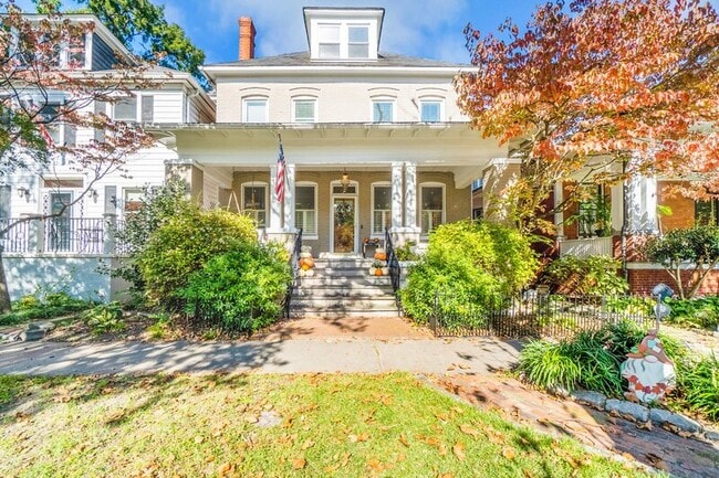 property at 712 Maury Ave