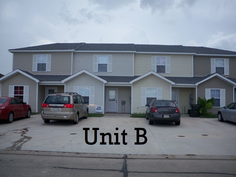 1534 Montagne St, Unit B in New Iberia, LA - Building Photo
