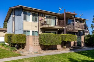 Anaheim Village I in Anaheim, CA - Building Photo