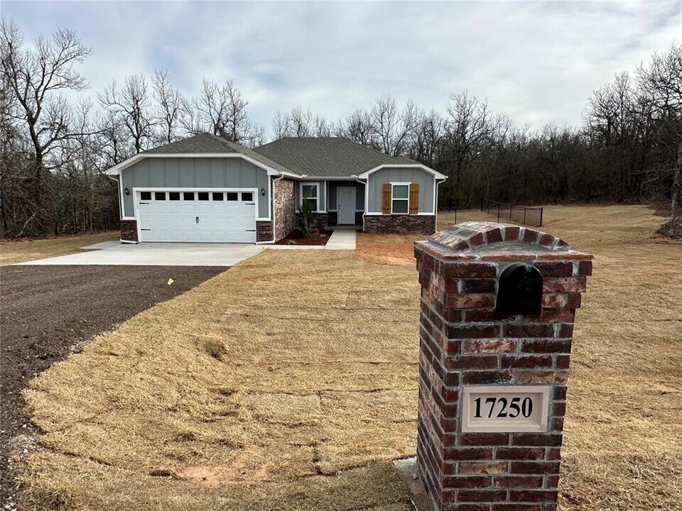 17250 Lantana Loop in Oklahoma City, OK - Foto de edificio
