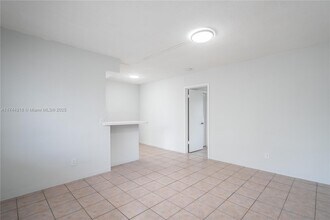 6650 Miller Dr-Unit -14 in Miami, FL - Building Photo - Building Photo