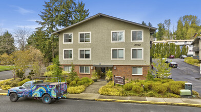 Parkside Apartments in Redmond, WA - Foto de edificio - Building Photo