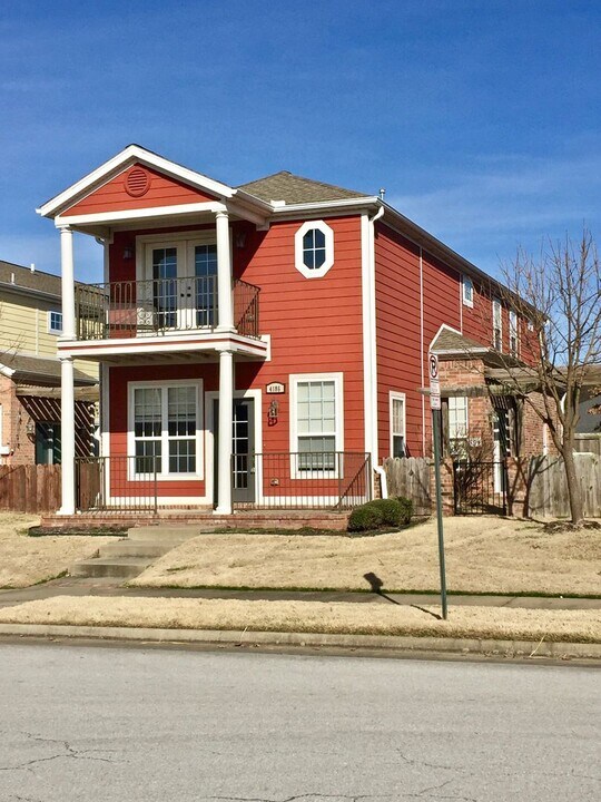 4186 W Bradstreet Ln in Fayetteville, AR - Building Photo