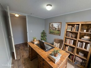 56 Castings Rd in Springfield, IL - Building Photo - Building Photo