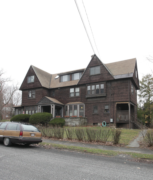 164 Bartlett Ave in Pittsfield, MA - Foto de edificio - Building Photo