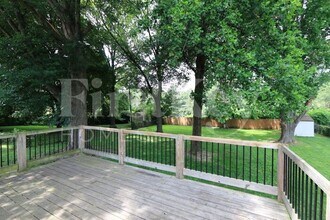 2335 Bramble Ln in Florissant, MO - Foto de edificio - Building Photo