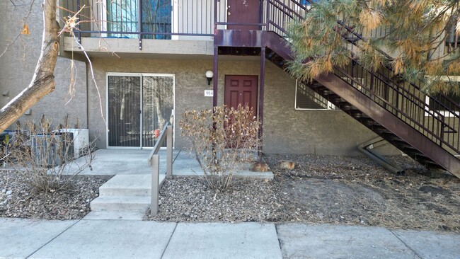 5300 E Cherry Creek S Dr in Denver, CO - Foto de edificio - Building Photo