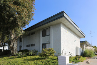 Broadway Apartments II in El Cajon, CA - Building Photo - Building Photo