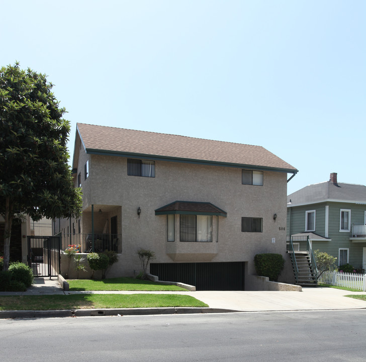 606 E Santa Anita Ave in Burbank, CA - Building Photo