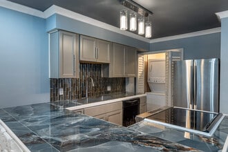 446 E Siebenthaler Ave, Unit #A in Dayton, OH - Building Photo - Building Photo