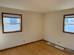 9309 W Morgan Ave in Milwaukee, WI - Building Photo - Building Photo