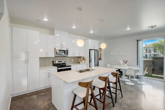 St Moritz Residences in Chandler, AZ - Building Photo - Building Photo