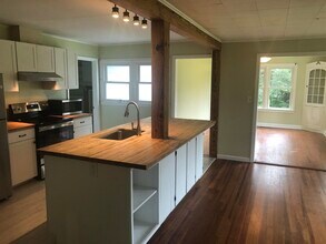 3022 Livingston Rd in Tallahassee, FL - Building Photo - Building Photo