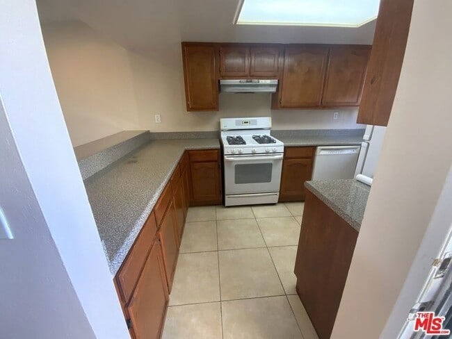 620 W Hyde Park Blvd in Inglewood, CA - Building Photo - Building Photo