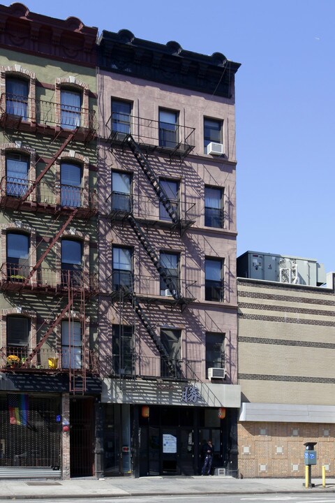 169 Eighth Ave in New York, NY - Building Photo