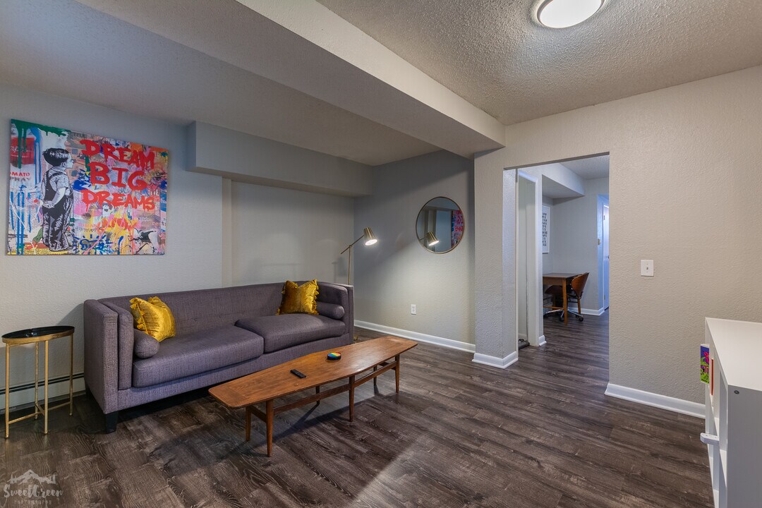 1579 W Maple Ave, Unit #2 in Denver, CO - Building Photo