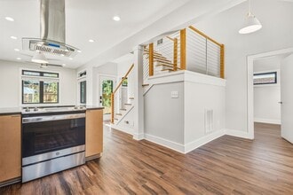 1009 N Gregson St in Durham, NC - Building Photo - Building Photo