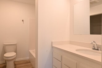 Auburn Meadows in Auburndale, WI - Foto de edificio - Building Photo