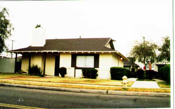 Yale I Apartments in Anaheim, CA - Building Photo