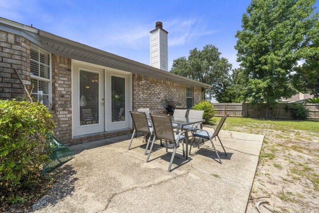 406 Shorewood Cir in Pensacola, FL - Building Photo - Building Photo