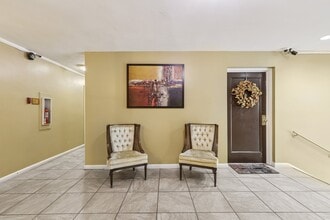 500 Thayer Ave, Unit 403 in Silver Spring, MD - Building Photo - Building Photo