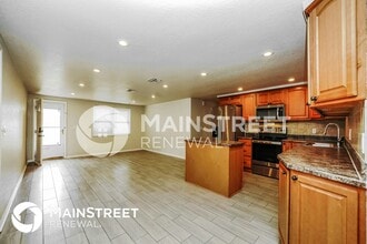 2421 Harvard Rd in DeLand, FL - Foto de edificio - Building Photo