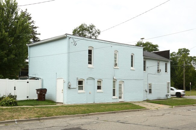 401 Page Ave in Jackson, MI - Building Photo - Building Photo