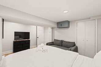 651 Columbia Rd NW in Washington, DC - Building Photo - Building Photo