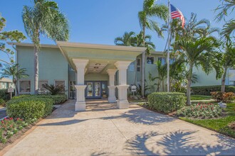 Sienna Bay in St. Petersburg, FL - Foto de edificio - Building Photo