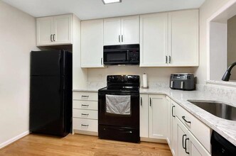 18016 Golden Spring Ct in Olney, MD - Building Photo - Building Photo