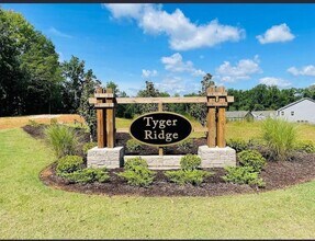 1310 Maplesmith Wy in Moore, SC - Building Photo - Building Photo