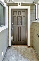 7571 Old Redmond Rd in Redmond, WA - Building Photo