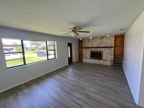 574 SW Duval Ave in Port St. Lucie, FL - Building Photo - Building Photo