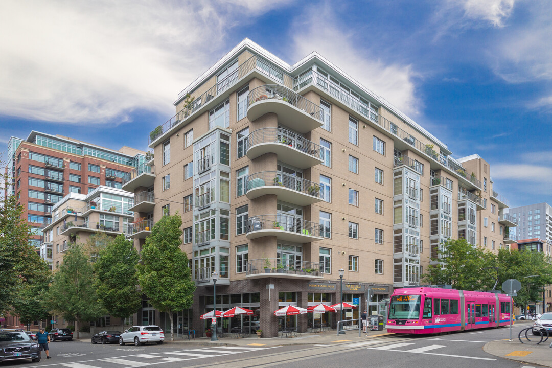 Bridgeport Condominiums in Portland, OR - Building Photo