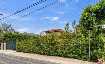 5310 Leghorn Ave in Los Angeles, CA - Building Photo - Building Photo