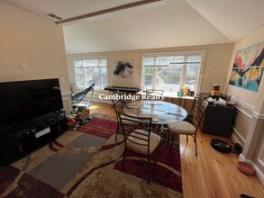 614 Main St, Unit 2 in Medford, MA - Building Photo - Building Photo
