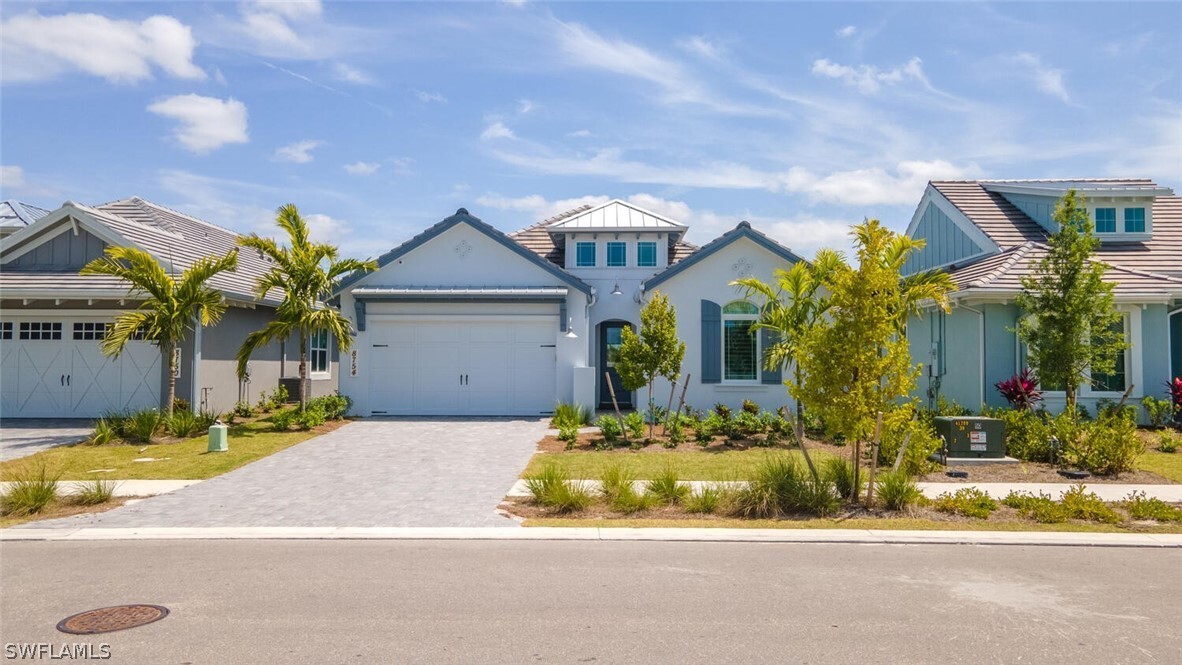 8754 Calypso Ct in Naples, FL - Building Photo